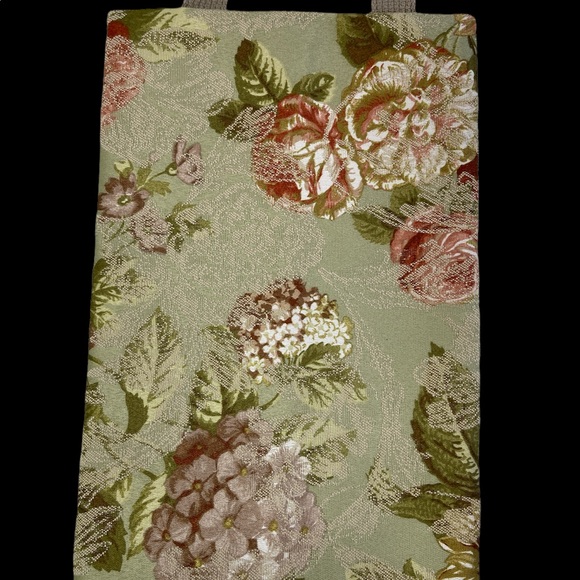 Handmade Floral Zip-Up Shoe Bag w/ Carrying Handle - Picture 3 of 10